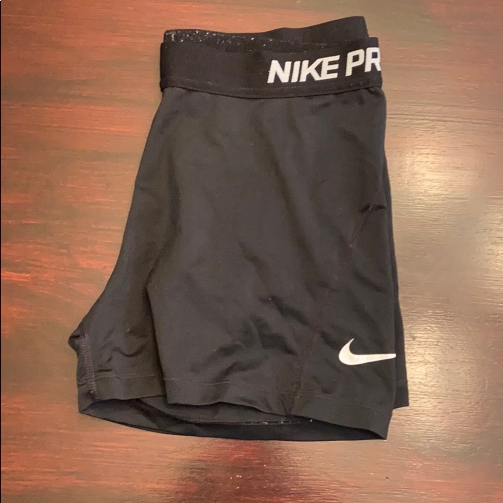 Nike Pro 3’ shorts